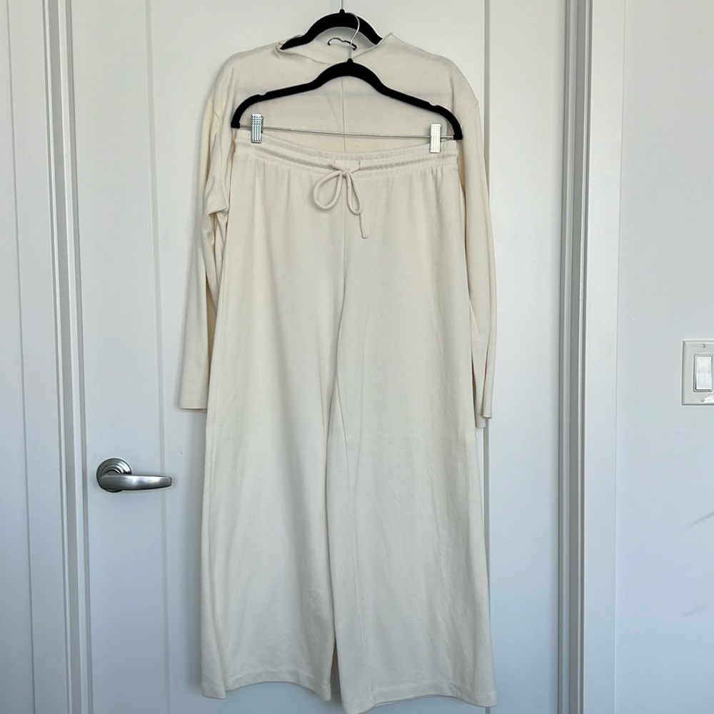 Cream Sweat Set